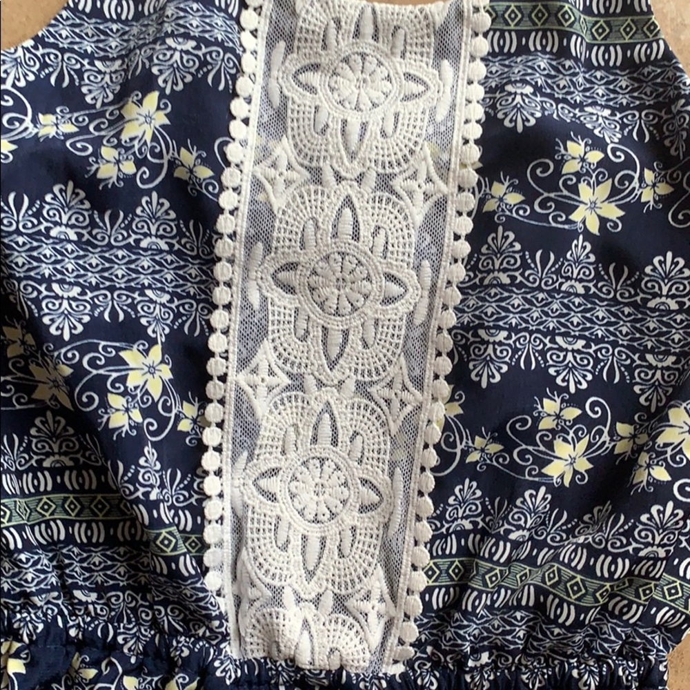 Tops - Picture 3 of 4